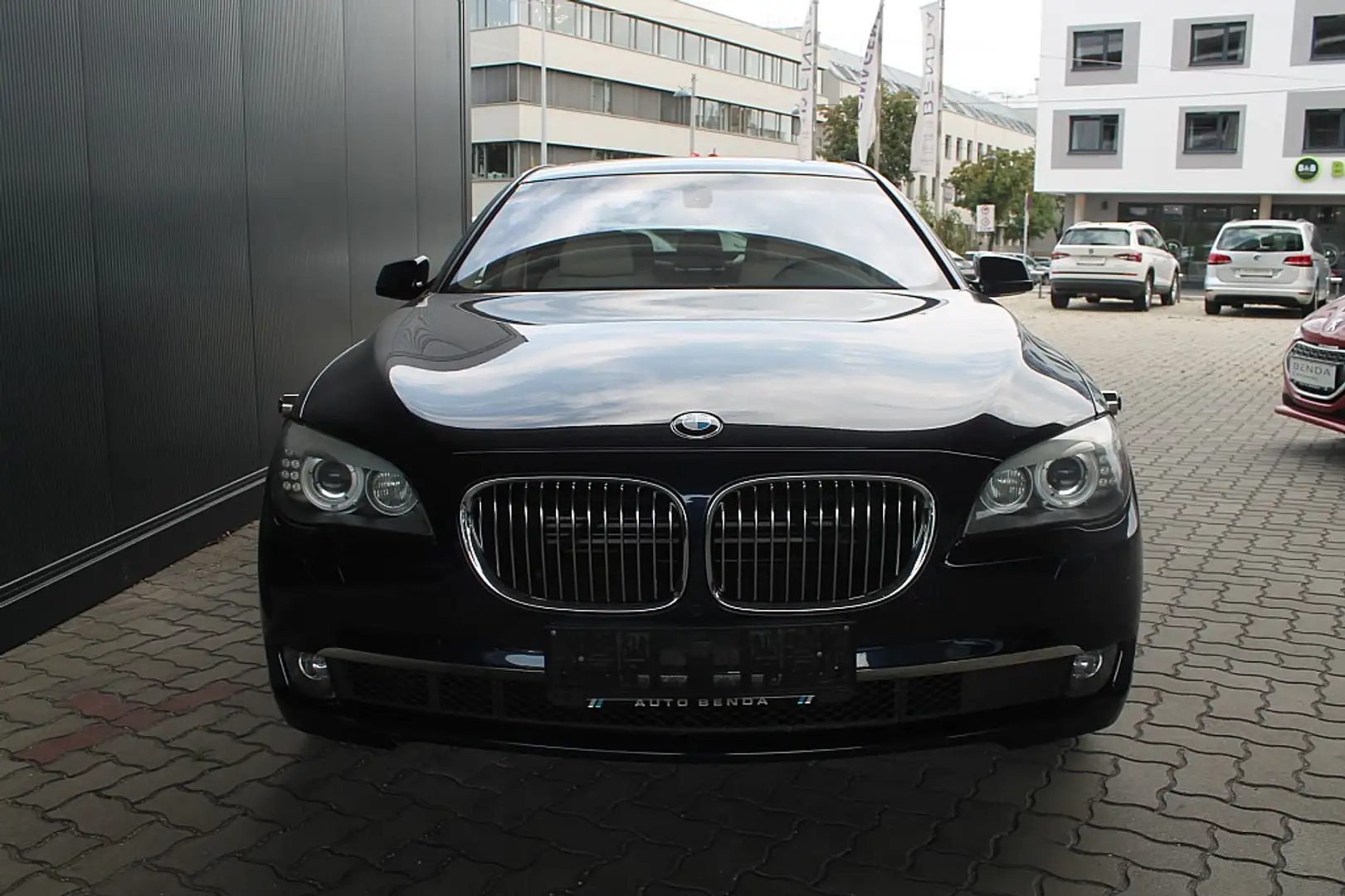 BMW 750 Li Aut. Blau - 2