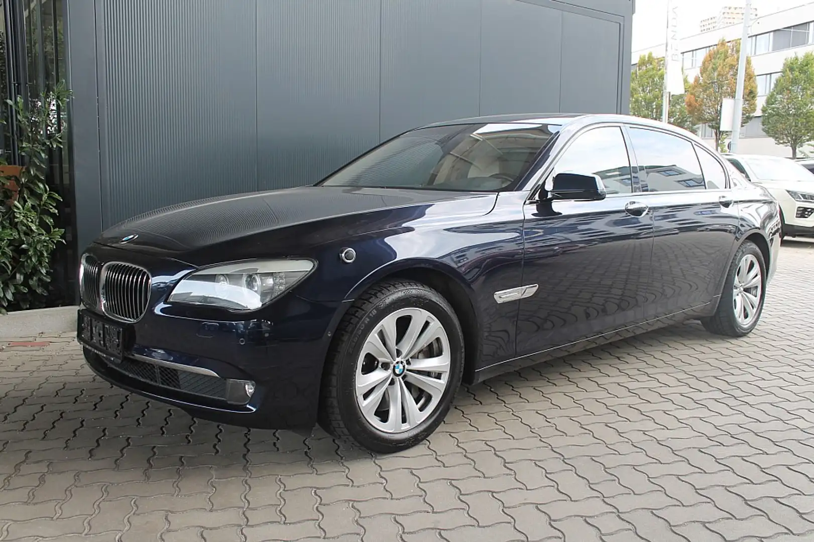 BMW 750 Li Aut. Blue - 1