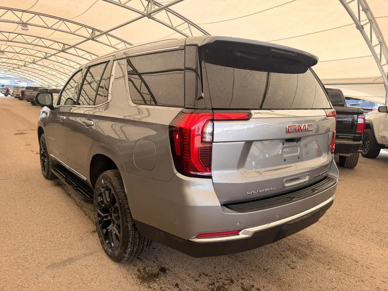 GMC Yukon снимка GMC Yukon