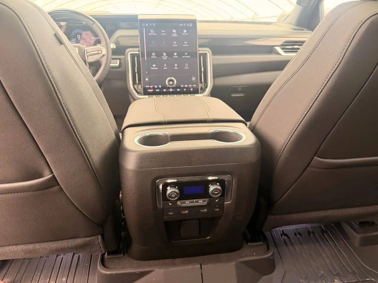 GMC Yukon снимка GMC Yukon