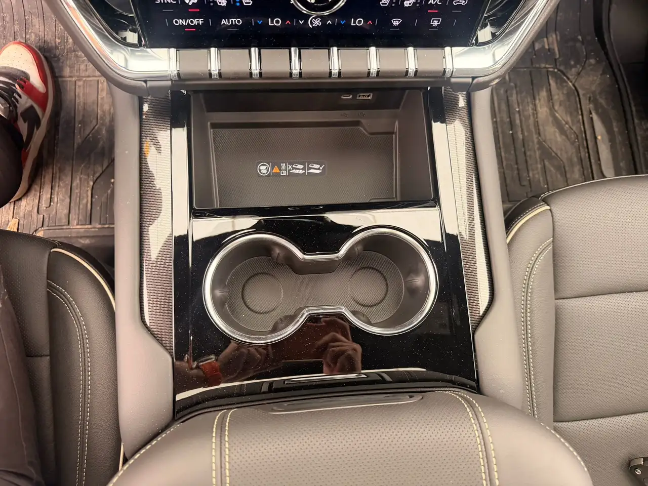 GMC Yukon снимка GMC Yukon