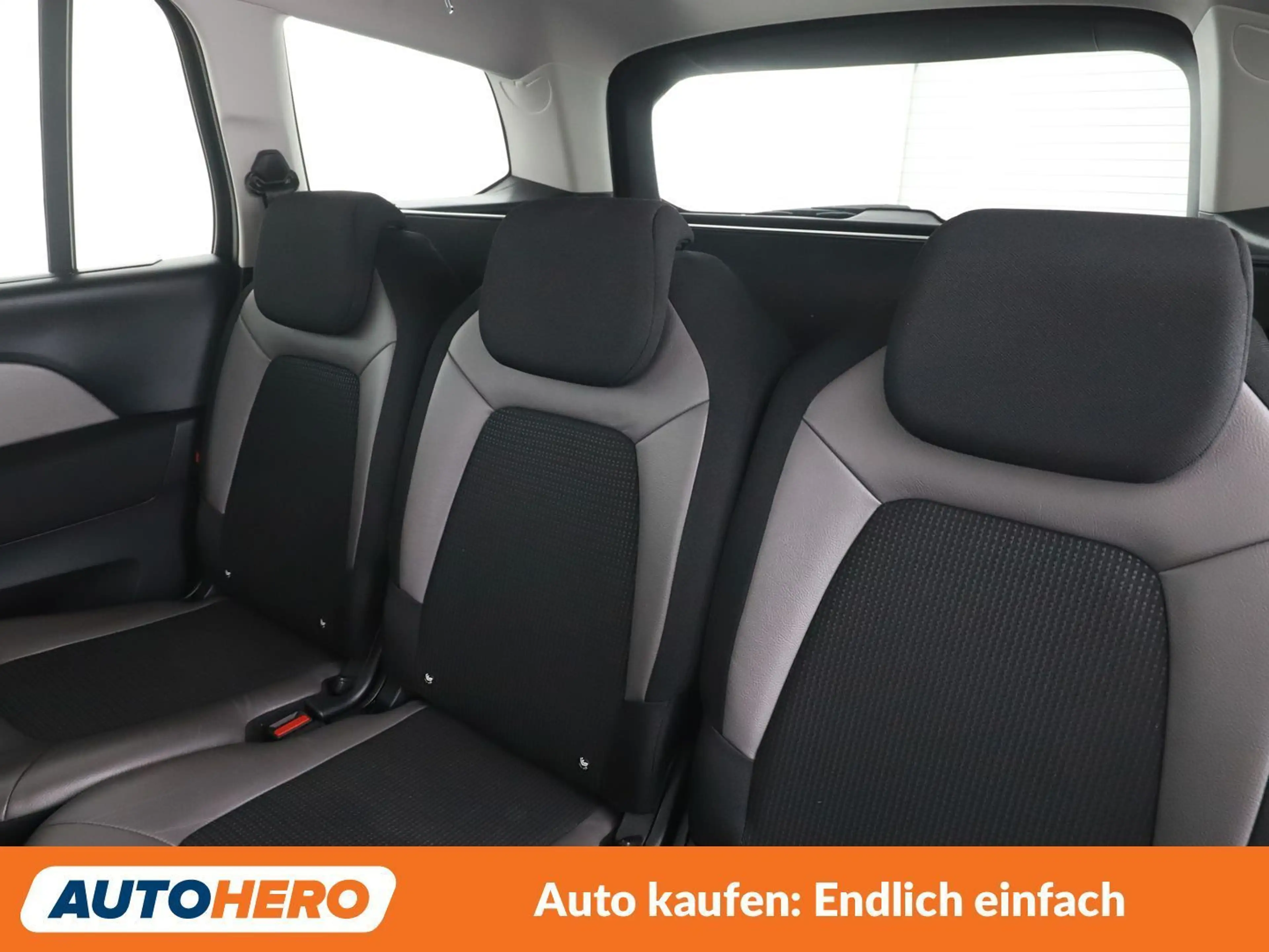 Citroen Grand C4 Picasso 1.2 e-THP Shine — photo 14