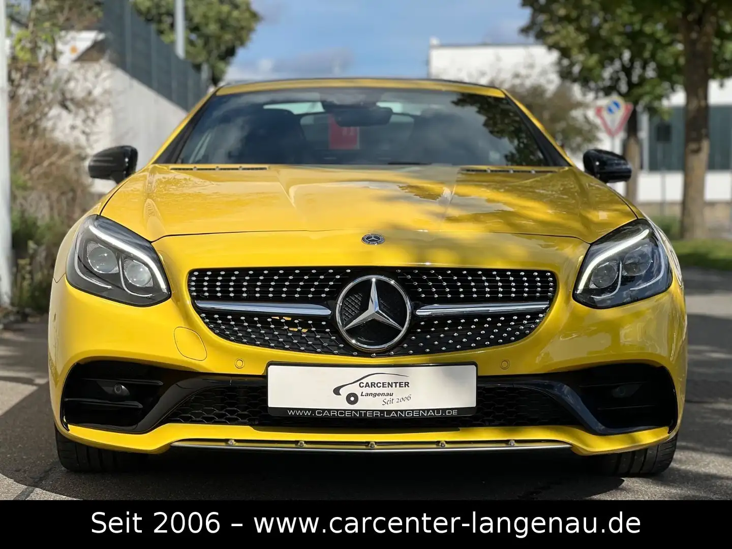 Mercedes-Benz SLC 43 AMG Roadster Final Edition + AIRSCARF Gelb - 2