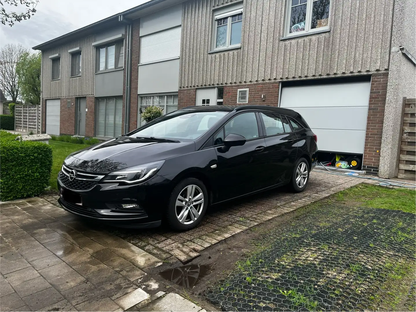 Opel Astra Sports Tourer Dynamic Zwart - 1