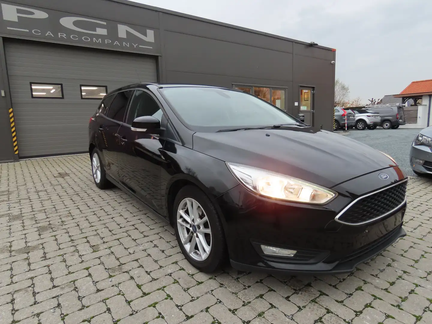 Ford Focus Focus 1.0 EcoBoost Start-Stop Trend Schwarz - 1