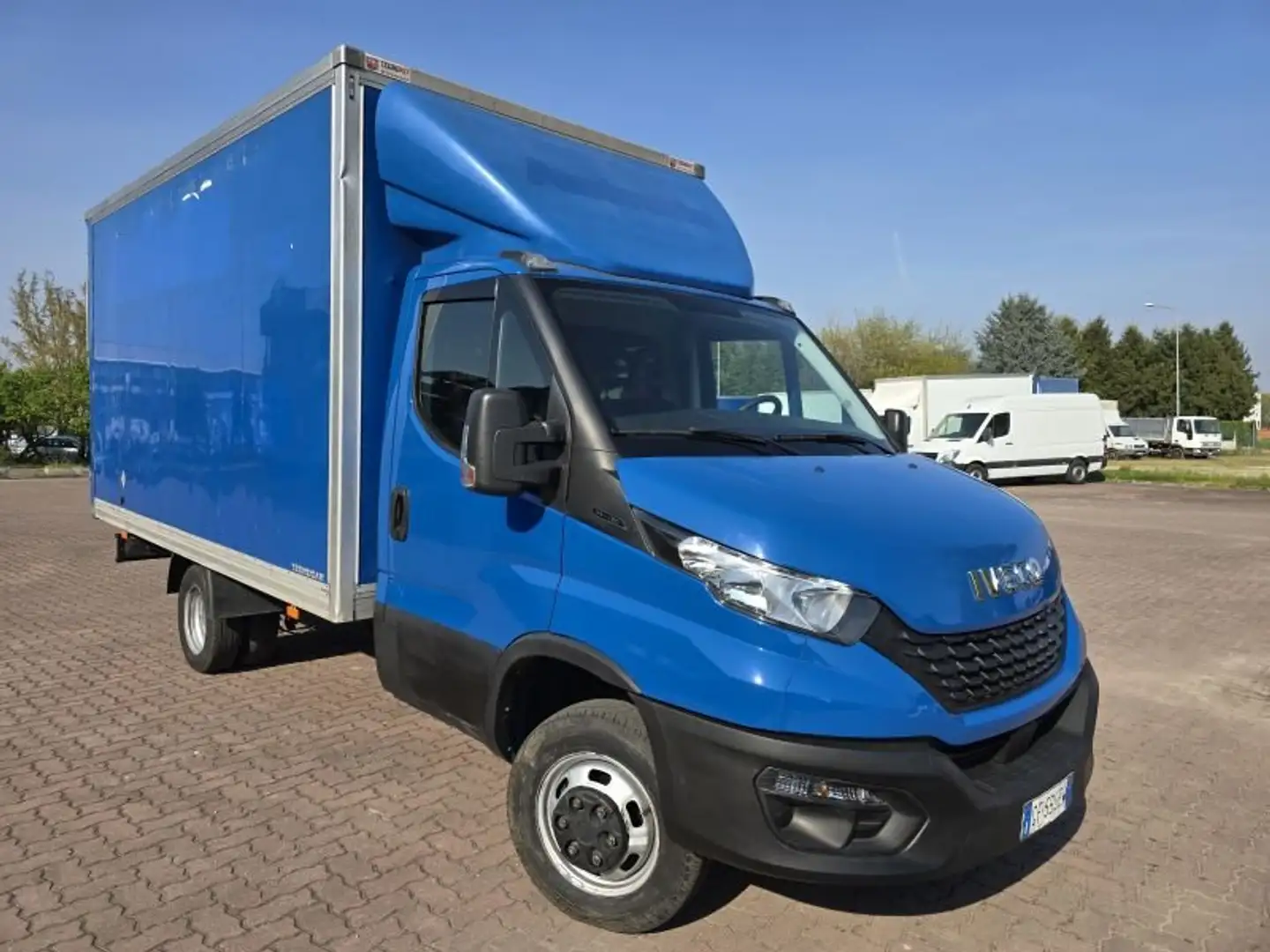 Iveco Daily 35C16 Boxe Blauw - 2