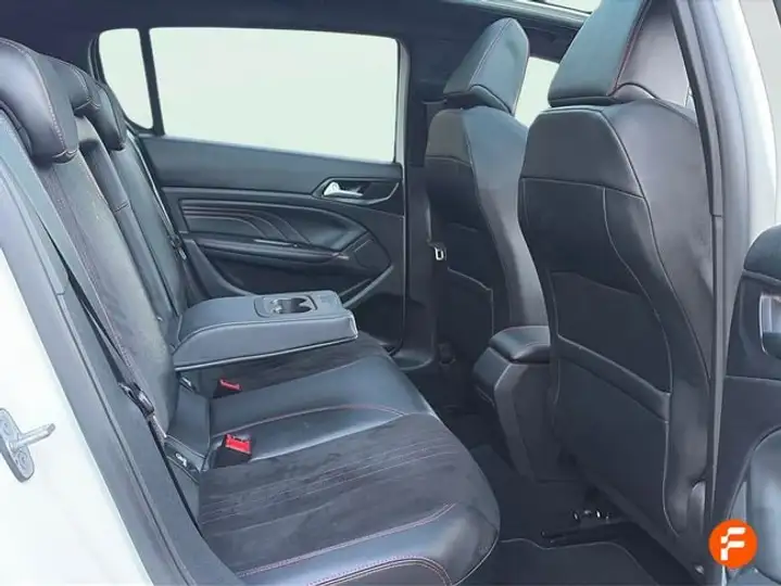 Peugeot 308 2020, foto 14