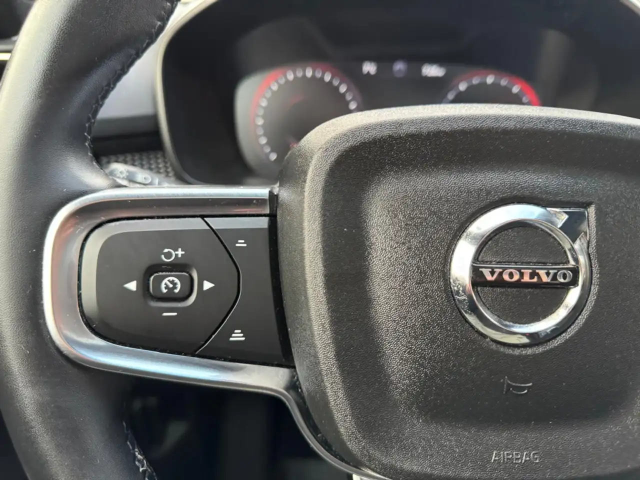 Volvo XC40 снимка Volvo XC40