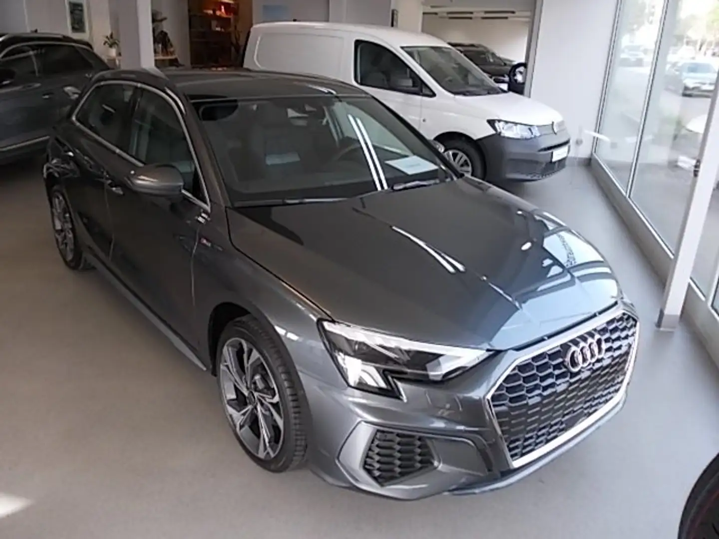 Audi A3 Sportback 35 TFSI S-Tronic MHEV S-Line , 110kw(150 Grau - 1