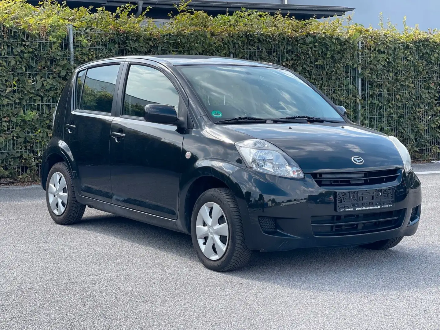 Daihatsu Sirion 1.0 Klima TÜV NEU + Inspektion Schwarz - 2