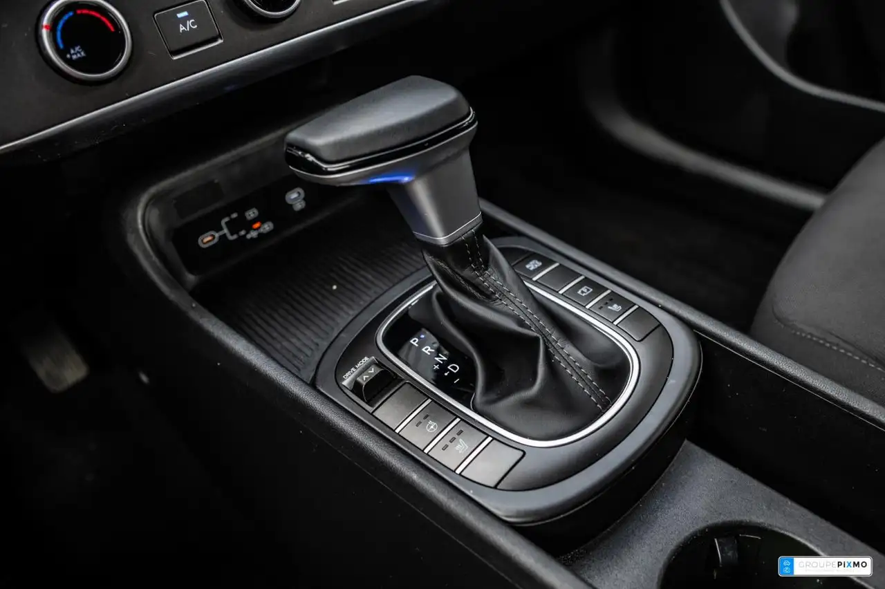 Hyundai KONA снимка Hyundai KONA