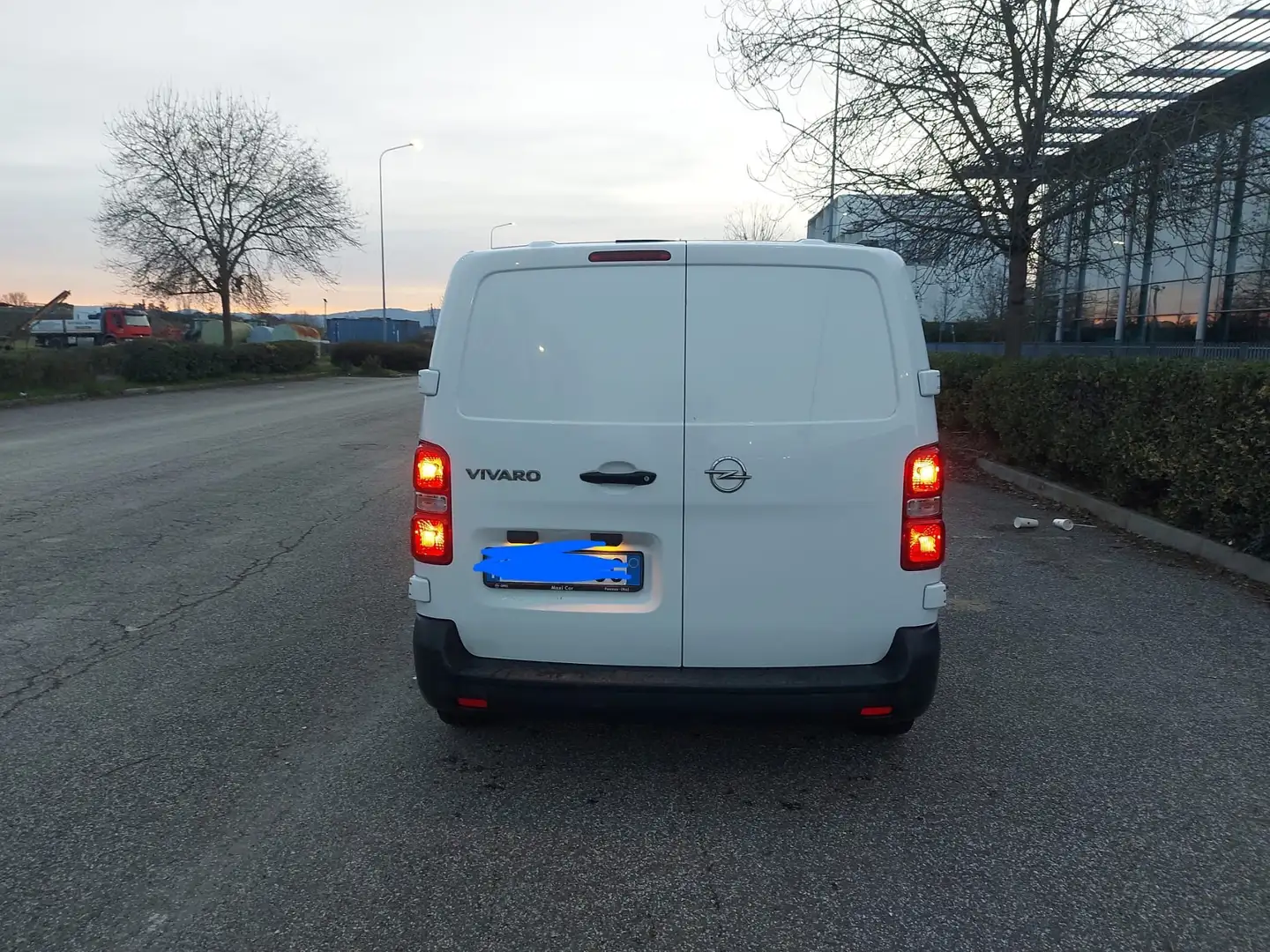 Opel Vivaro Bianco - 2