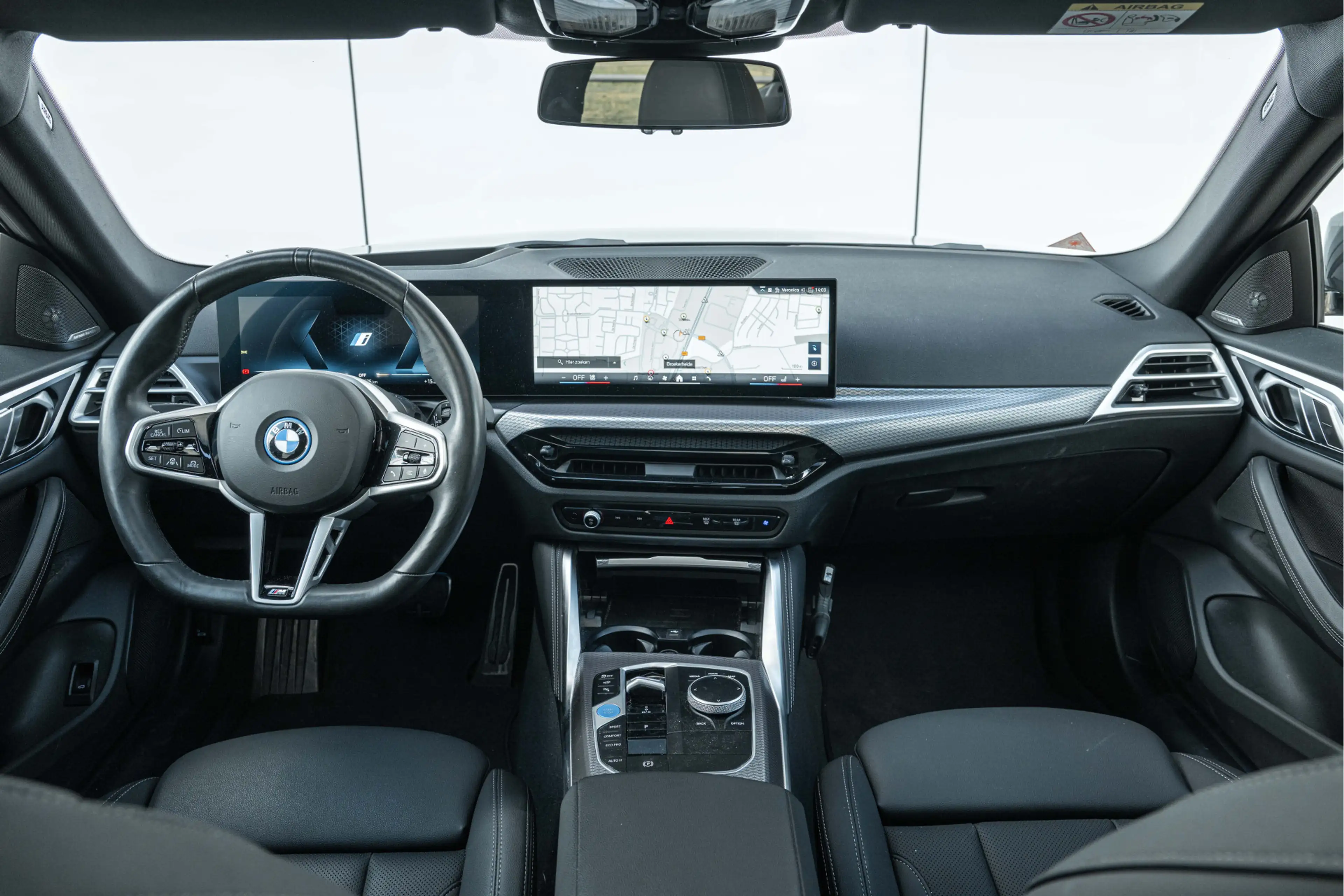 BMW i4 eDrive40 M Sport / Schuif-kanteldak / Trekhaak / M — photo 3
