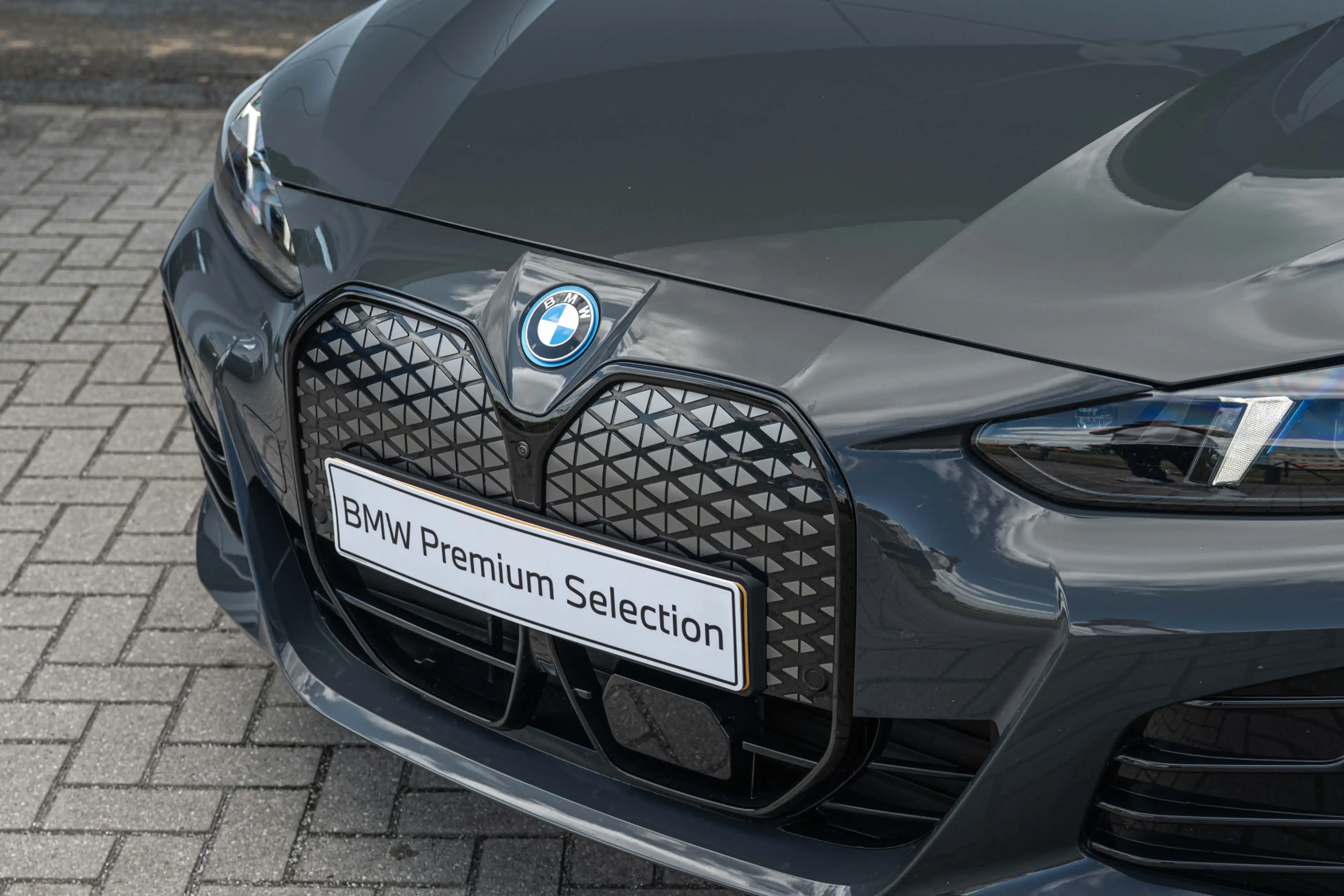 BMW i4 eDrive40 M Sport / Schuif-kanteldak / Trekhaak / M — photo 5