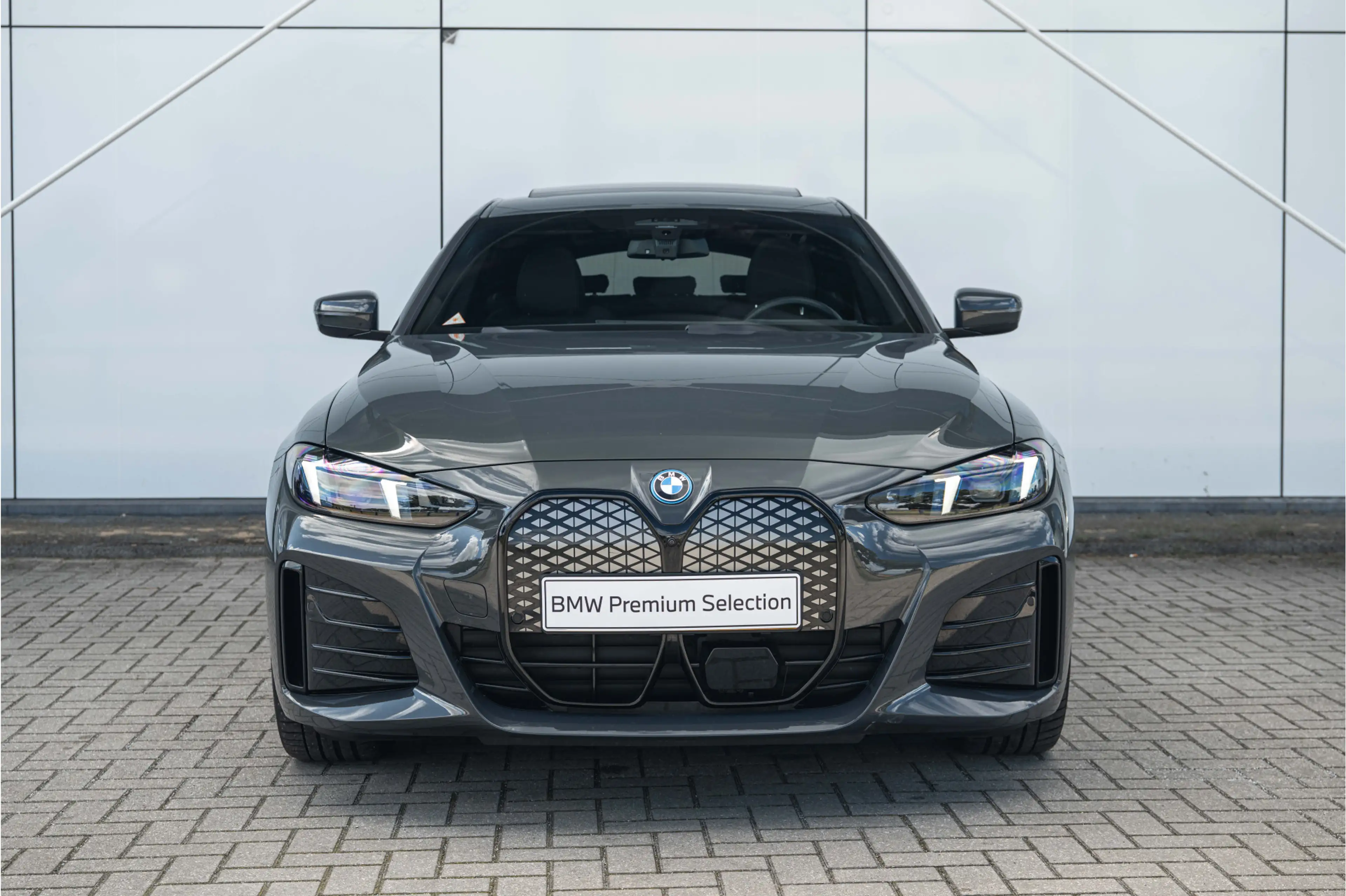 BMW i4 eDrive40 M Sport / Schuif-kanteldak / Trekhaak / M — photo 12