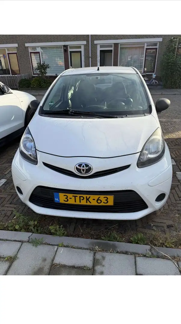 Toyota Aygo 1.0 VVT-i Now Wit - 1