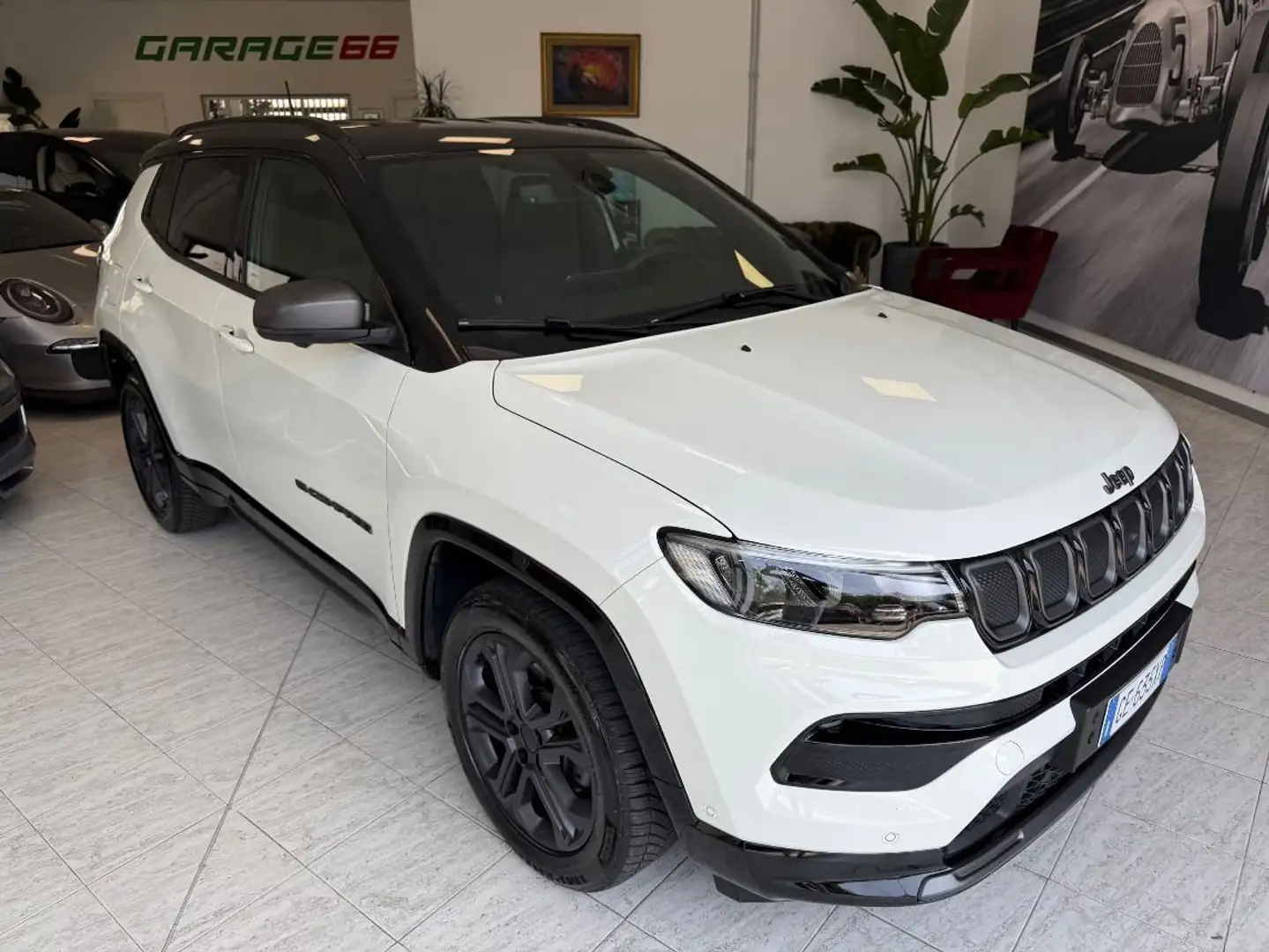 Jeep Compass 1.6 mjt 80 Anniversario 2wd 130cv Pari al Nuovo Bianco - 1