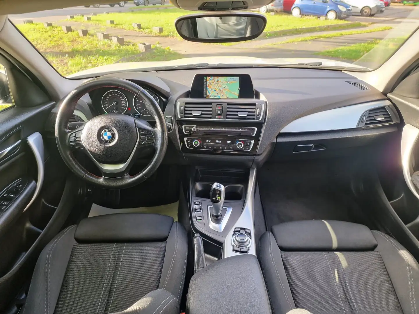 BMW 118 d  5-trg.  Sport Line / Automatik / Navigat Weiß - 2