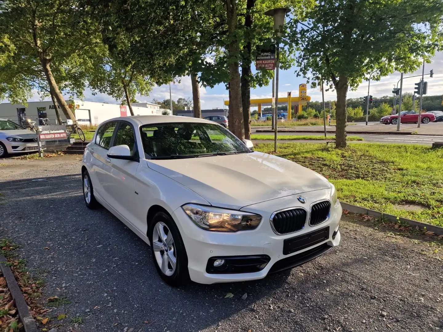 BMW 118 d  5-trg.  Sport Line / Automatik / Navigat Weiß - 1