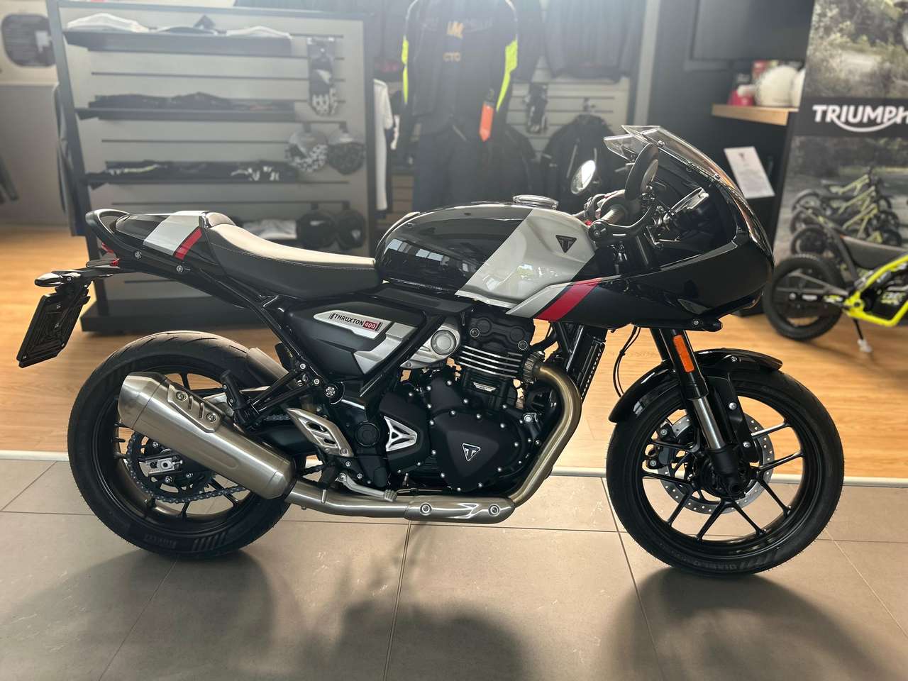 Triumph Thruxton 400