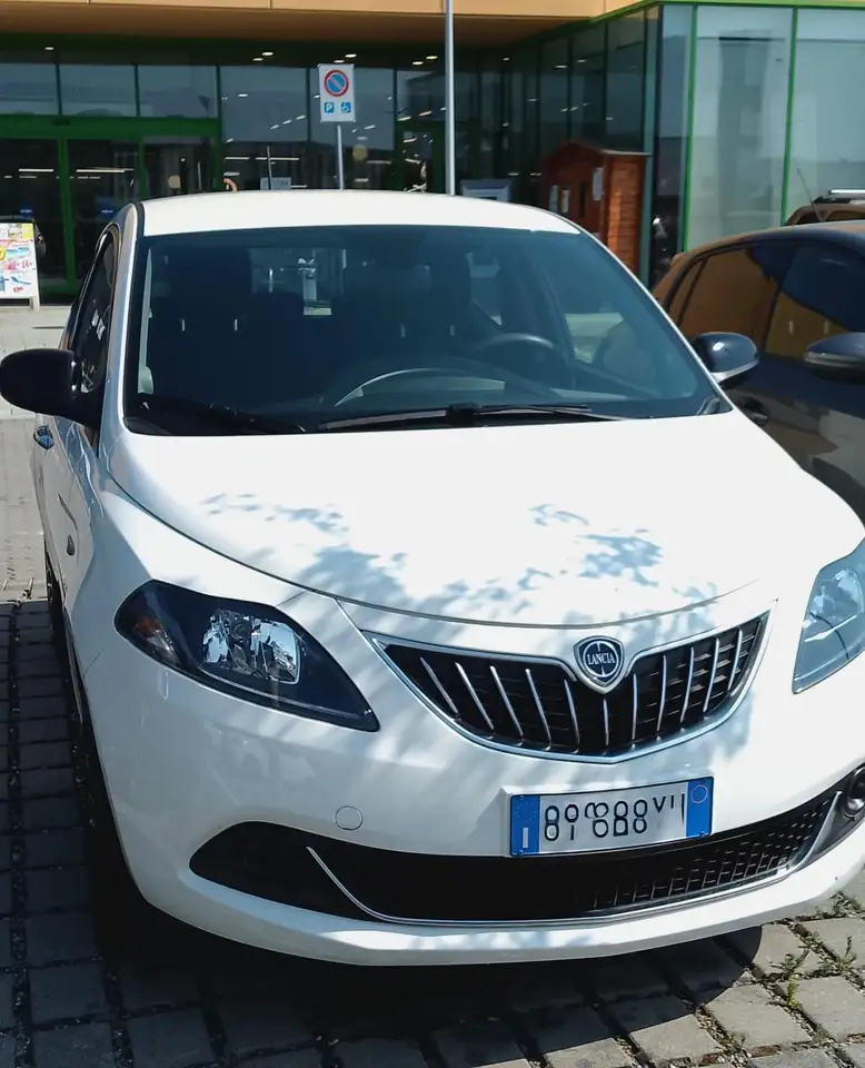 Lancia Ypsilon 2024