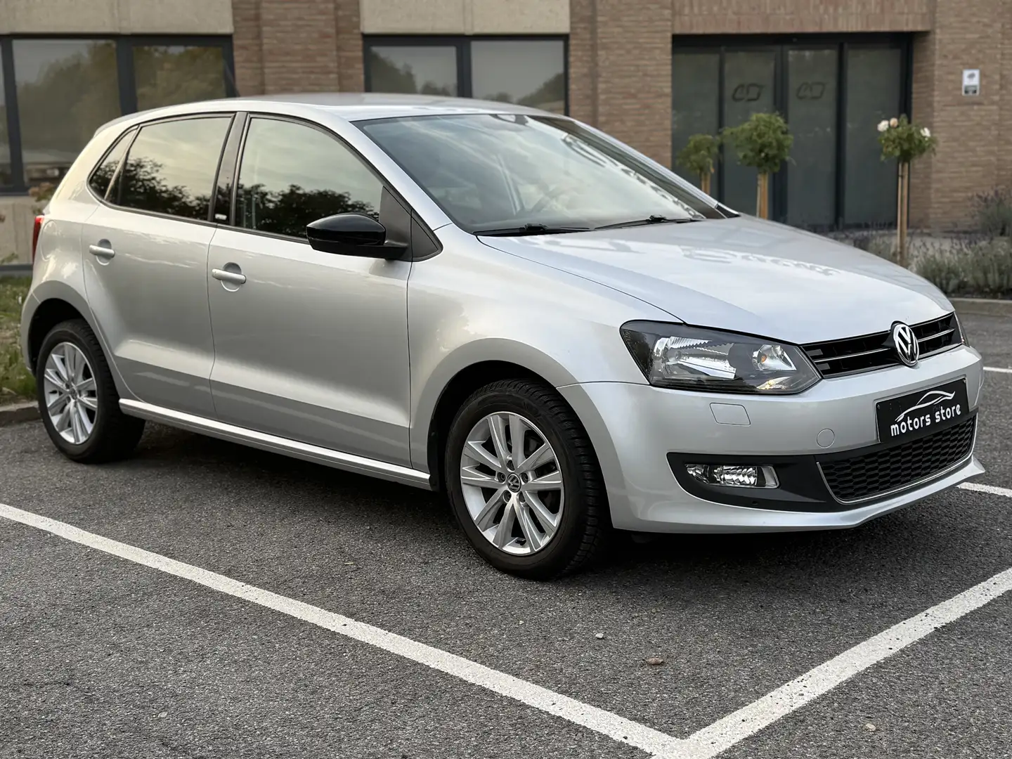 Volkswagen Polo Polo 1.2i STYLE///62000KM//GARANTIE 12 MOIS Argent - 2