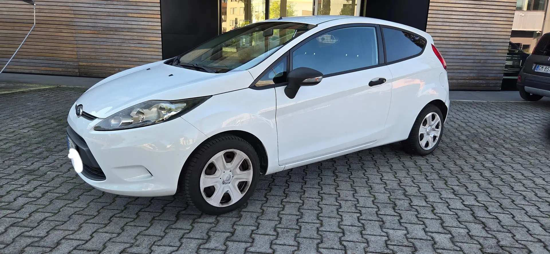 Ford Fiesta VAN 3p 1.4 tdci  Business 70cv Bianco - 1