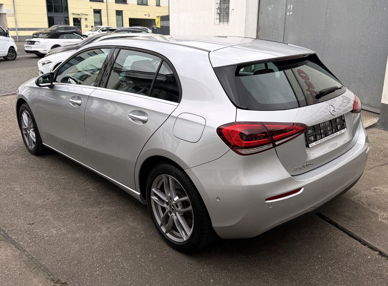 Mercedes-Benz A 250 e Edition MULTIBEAM MBUX KAM LED LEDER HYBR — photo 5
