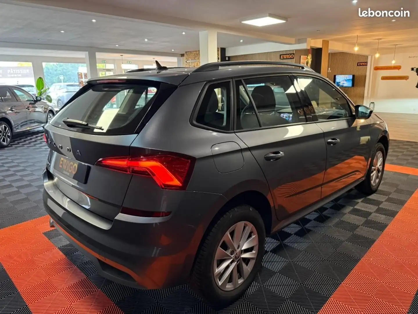 Skoda Kamiq 1.0 TSI EVO 110 CH BVM6 AMBITION Gris - 2