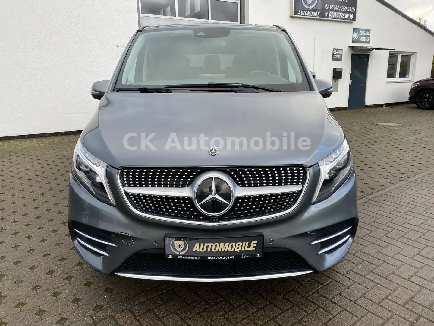 Mercedes-Benz V 300 d 4Matic Kompakt/AMG-Line/8 Sitze/360°/AHK Grau - 2