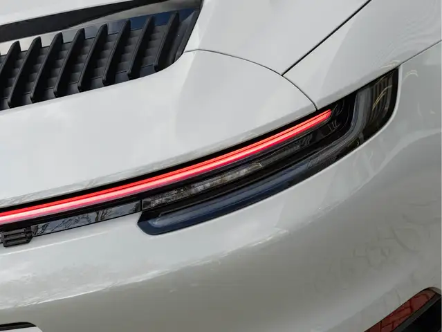 Porsche 992 view 15