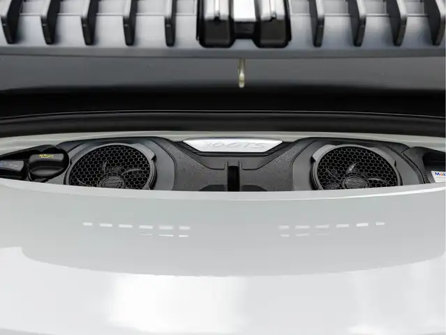 Porsche 992 view 12