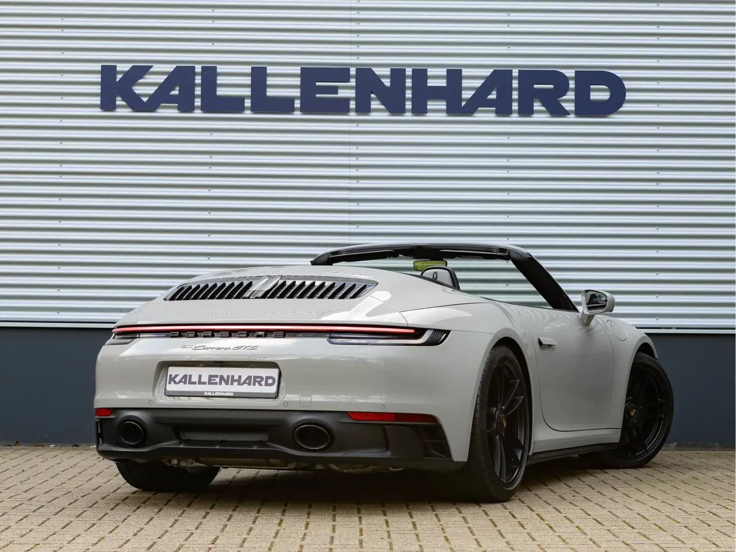 Porsche 992 Cabrio 3.0 Carrera GTS - Burmester Audio - Matrix Gris - 2