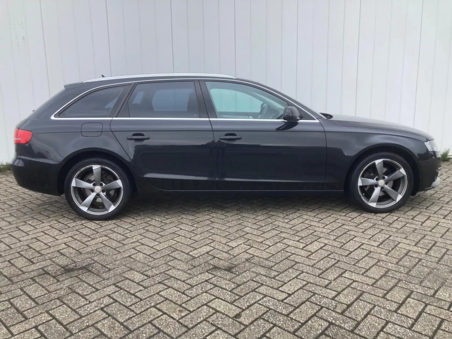 Audi A4 Avant 1.8 TFSI Pro L. bns | Cruise Control Schwarz - 2