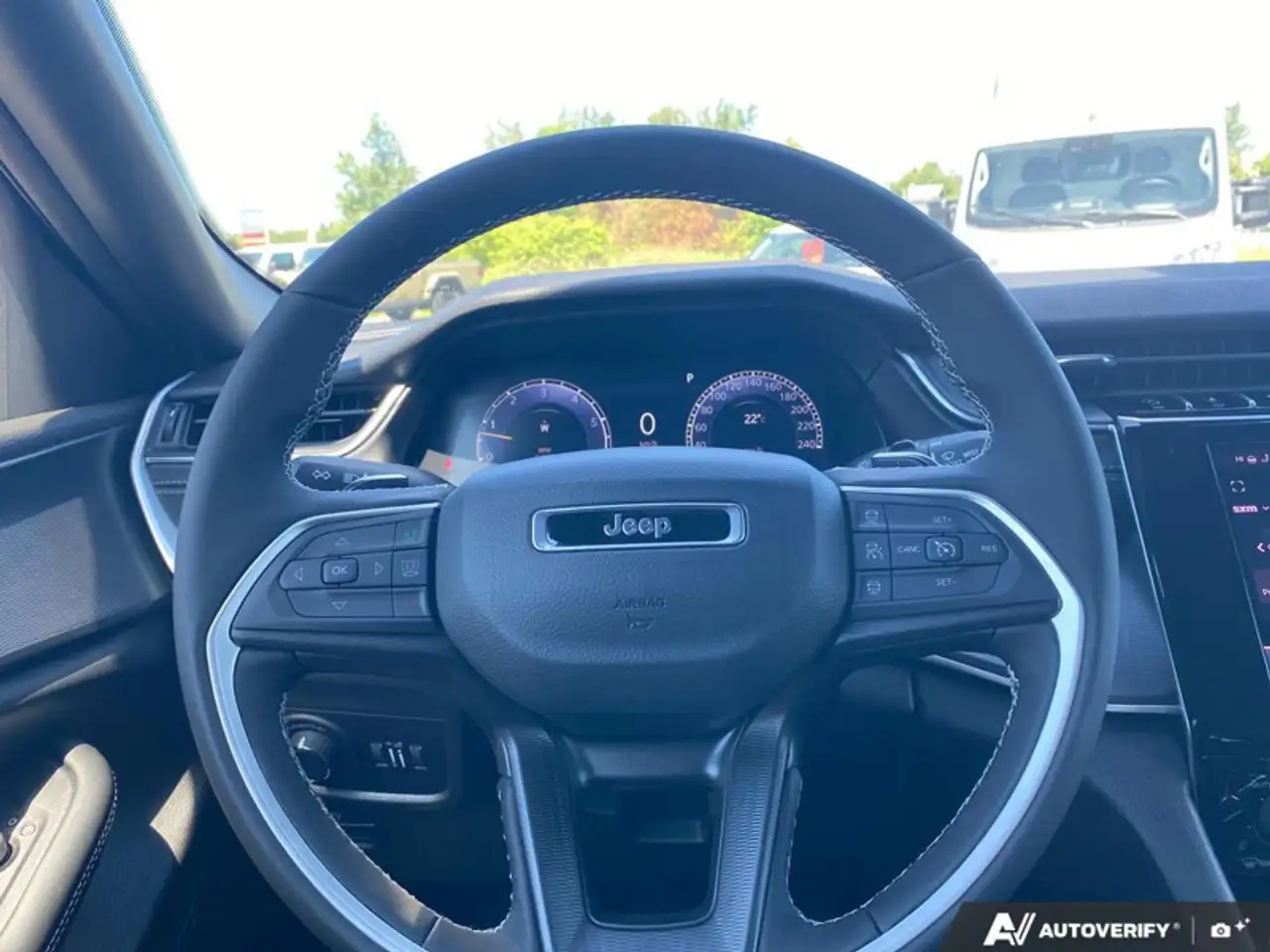Jeep Grand Cherokee снимка Jeep Grand Cherokee