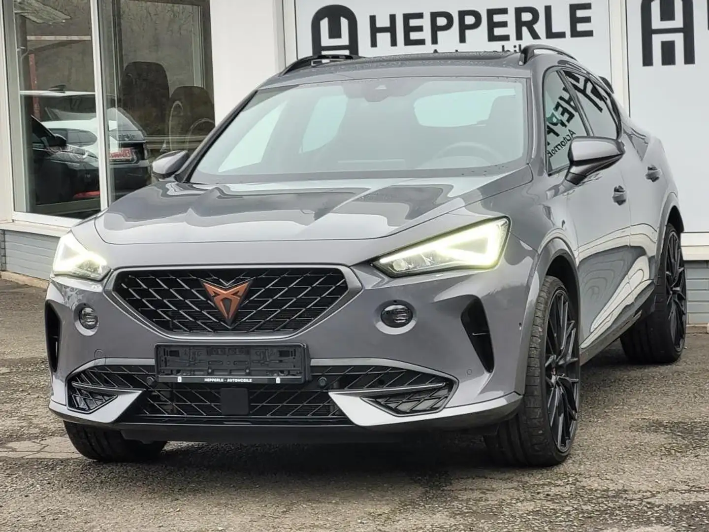 CUPRA Formentor 2.0TSI VZ LED+MEMORY+ACC+PANO+KAM+21" Gris - 2