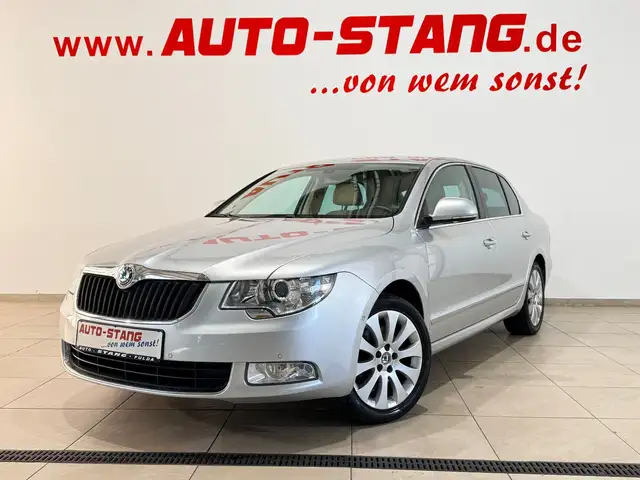 Skoda Superb Elegance*SCHECKHEFT+NAVI+SR/WR+TEMPOMAT*