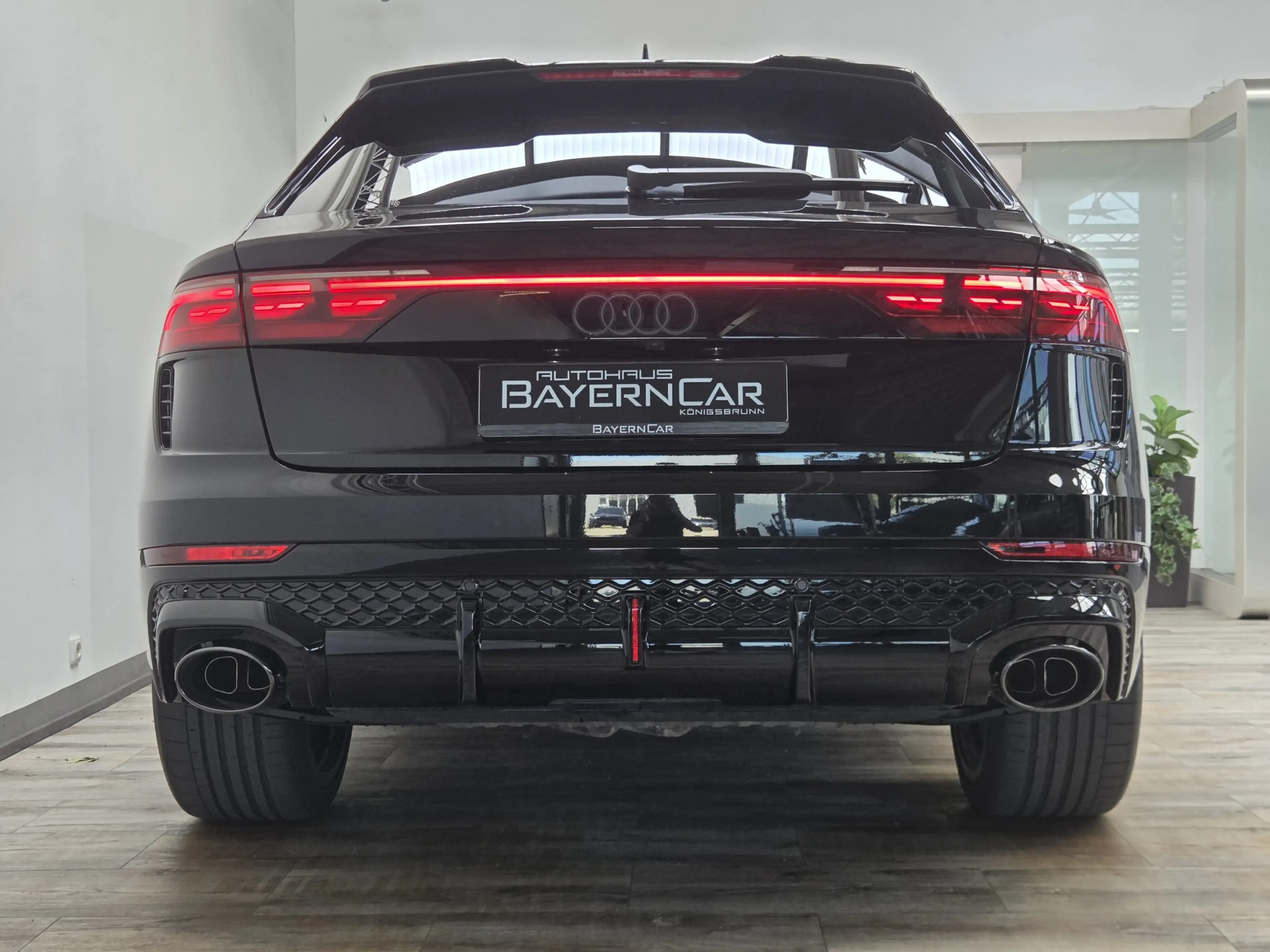 Audi RS Q8 Sportabgas AHK Standhzg. Black+ RS-Design — photo 5
