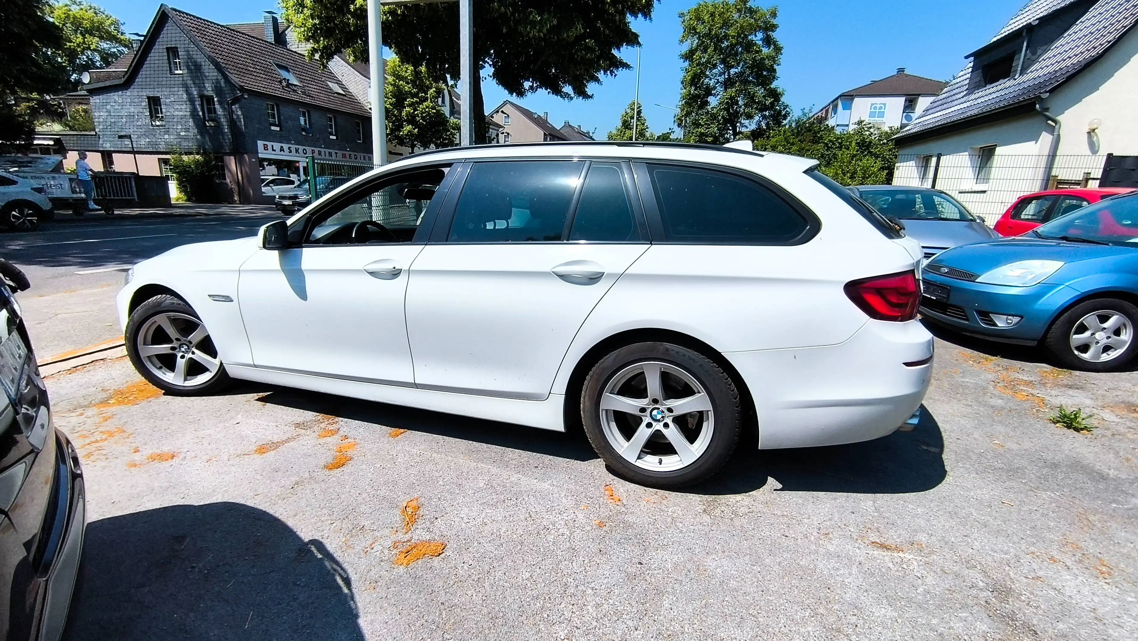 BMW 525 d Touring — photo 2