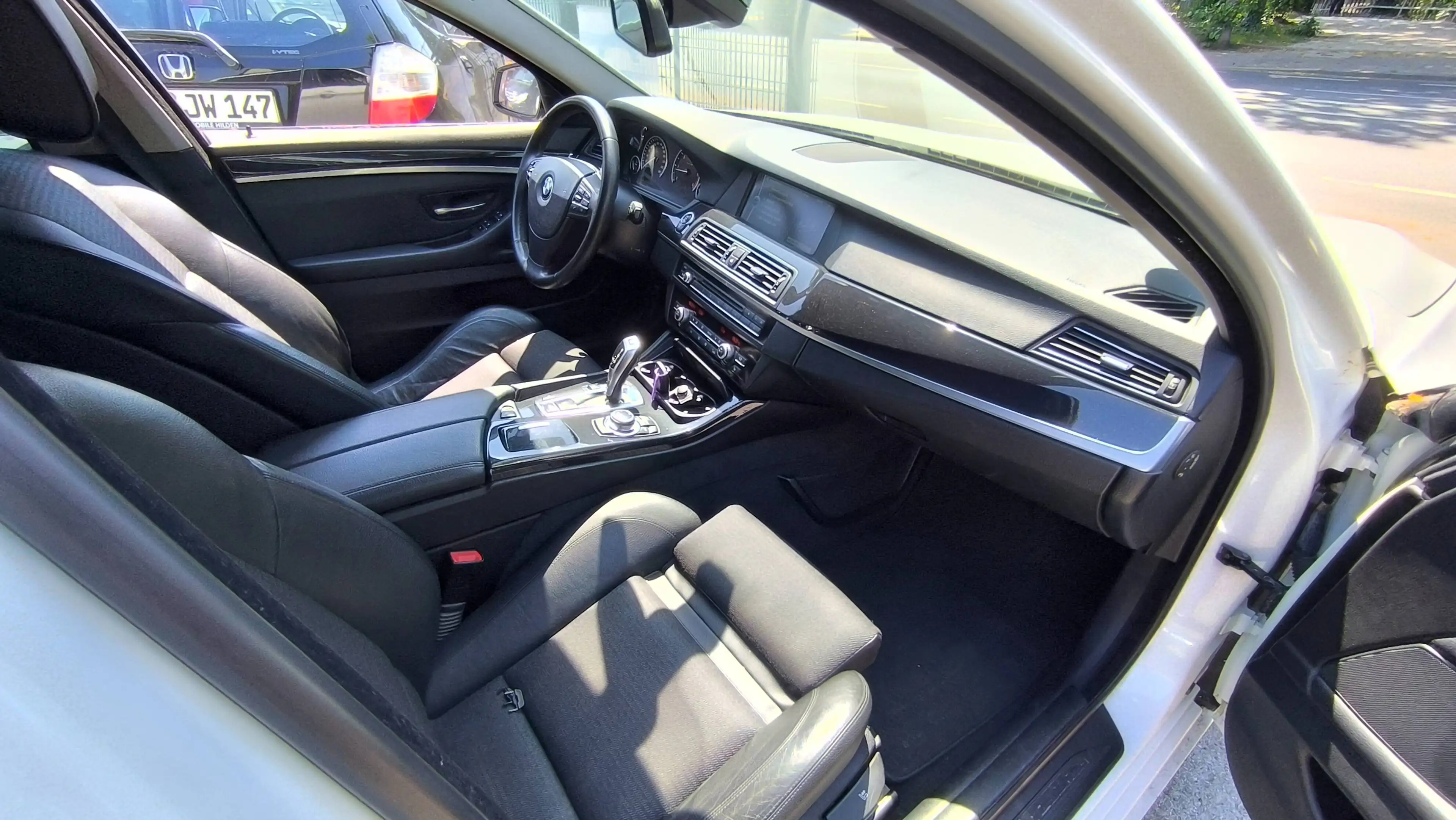 BMW 525 d Touring — photo 9