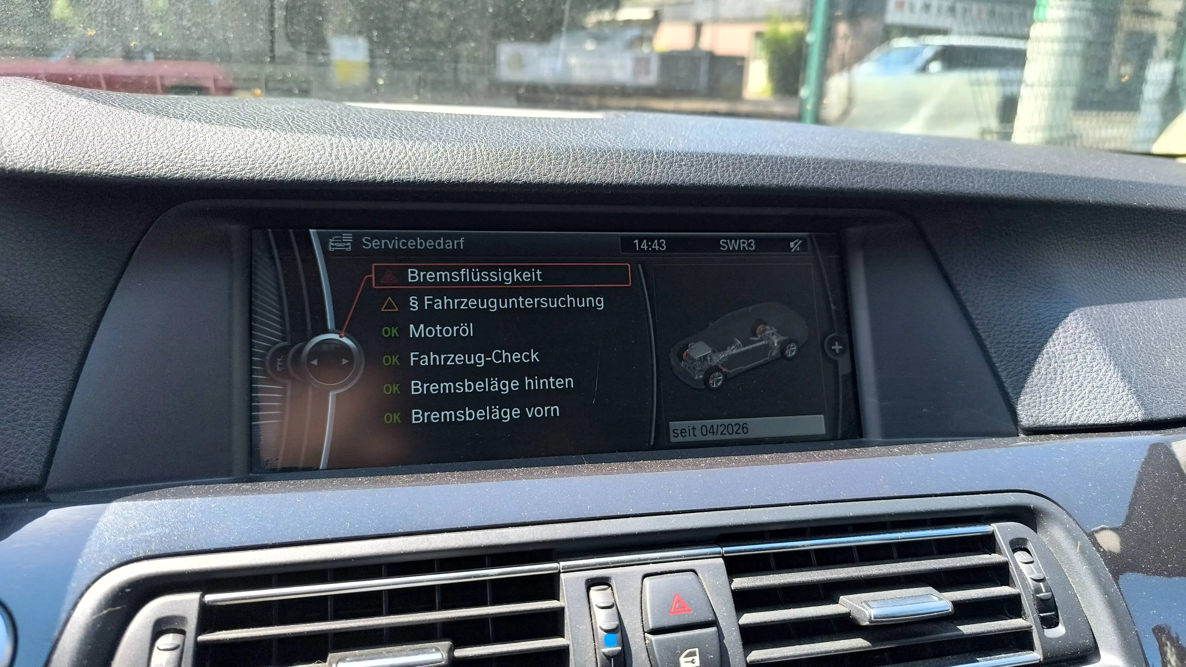 BMW 525 d Touring — photo 12