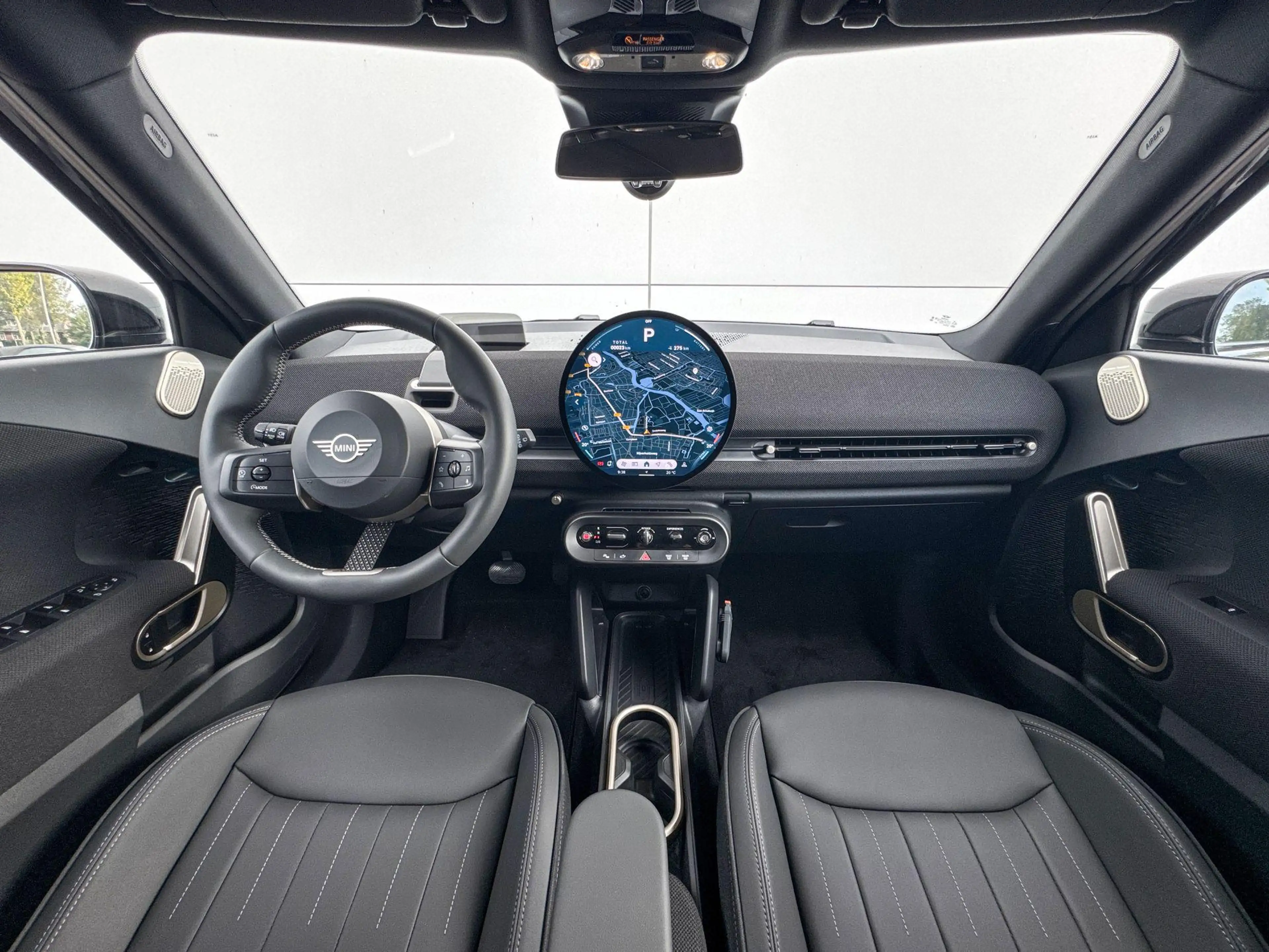 MINI Aceman SE Favoured XL 54.2 kWh | 19 Hexagram Spoke 2-tone — photo 11