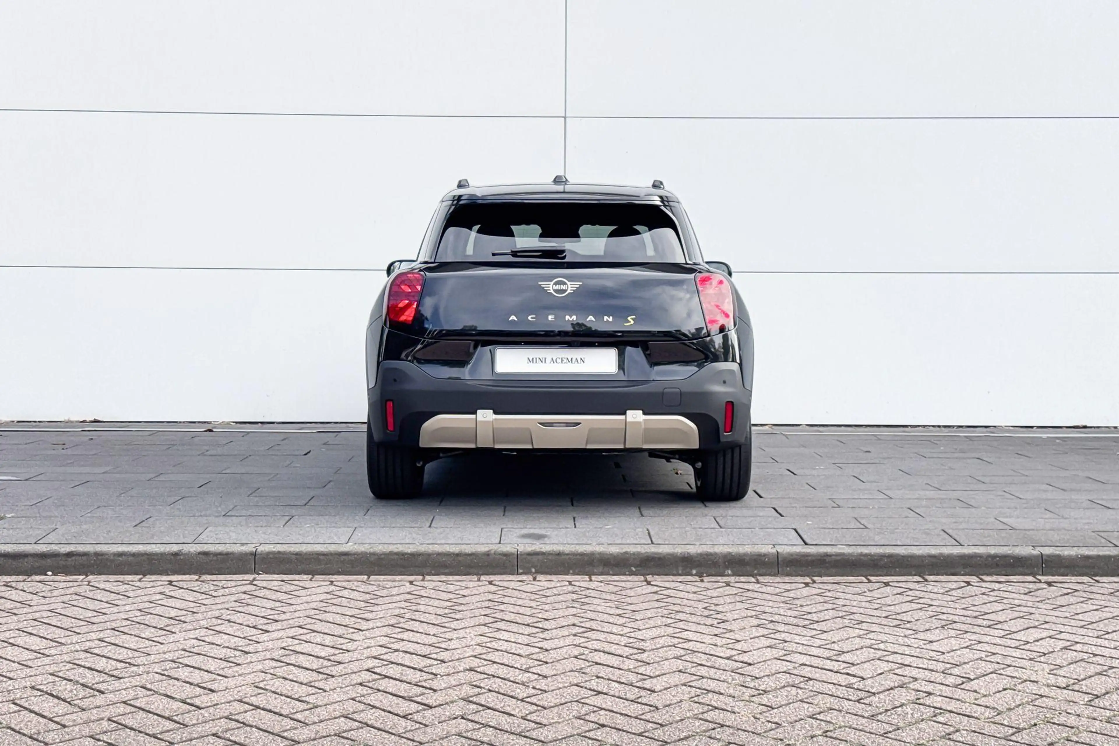 MINI Aceman SE Favoured XL 54.2 kWh | 19 Hexagram Spoke 2-tone — photo 7