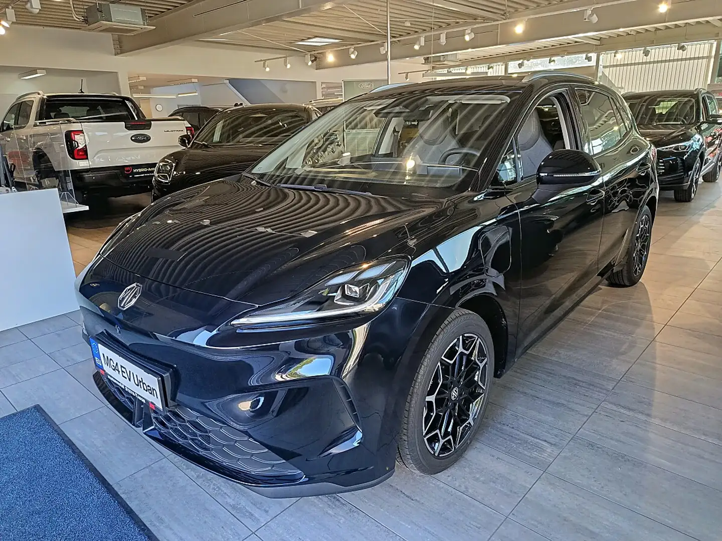 MG MG4 EV Urban 54 kWh Luxury Schwarz - 1