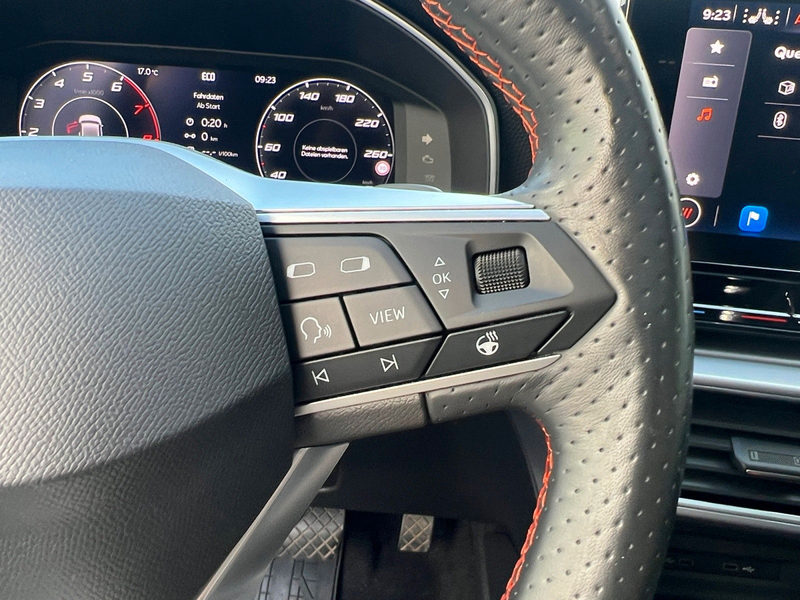 SEAT Leon 1.5 eTSI FR NAV SHZ LED KAM ACC — photo 26