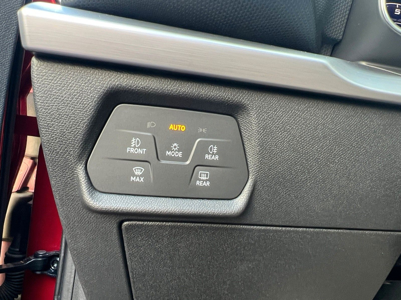 SEAT Leon 1.5 eTSI FR NAV SHZ LED KAM ACC — photo 24