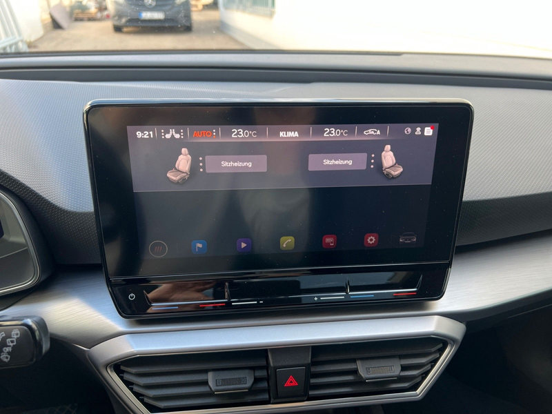 SEAT Leon 1.5 eTSI FR NAV SHZ LED KAM ACC — photo 23