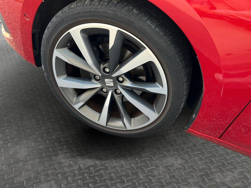 SEAT Leon 1.5 eTSI FR NAV SHZ LED KAM ACC — photo 9