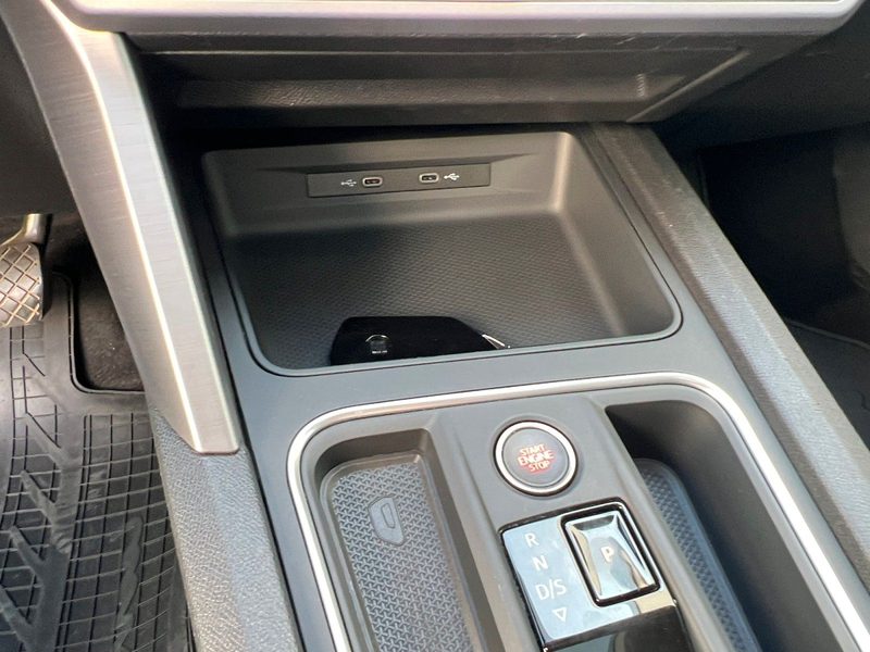 SEAT Leon 1.5 eTSI FR NAV SHZ LED KAM ACC — photo 27