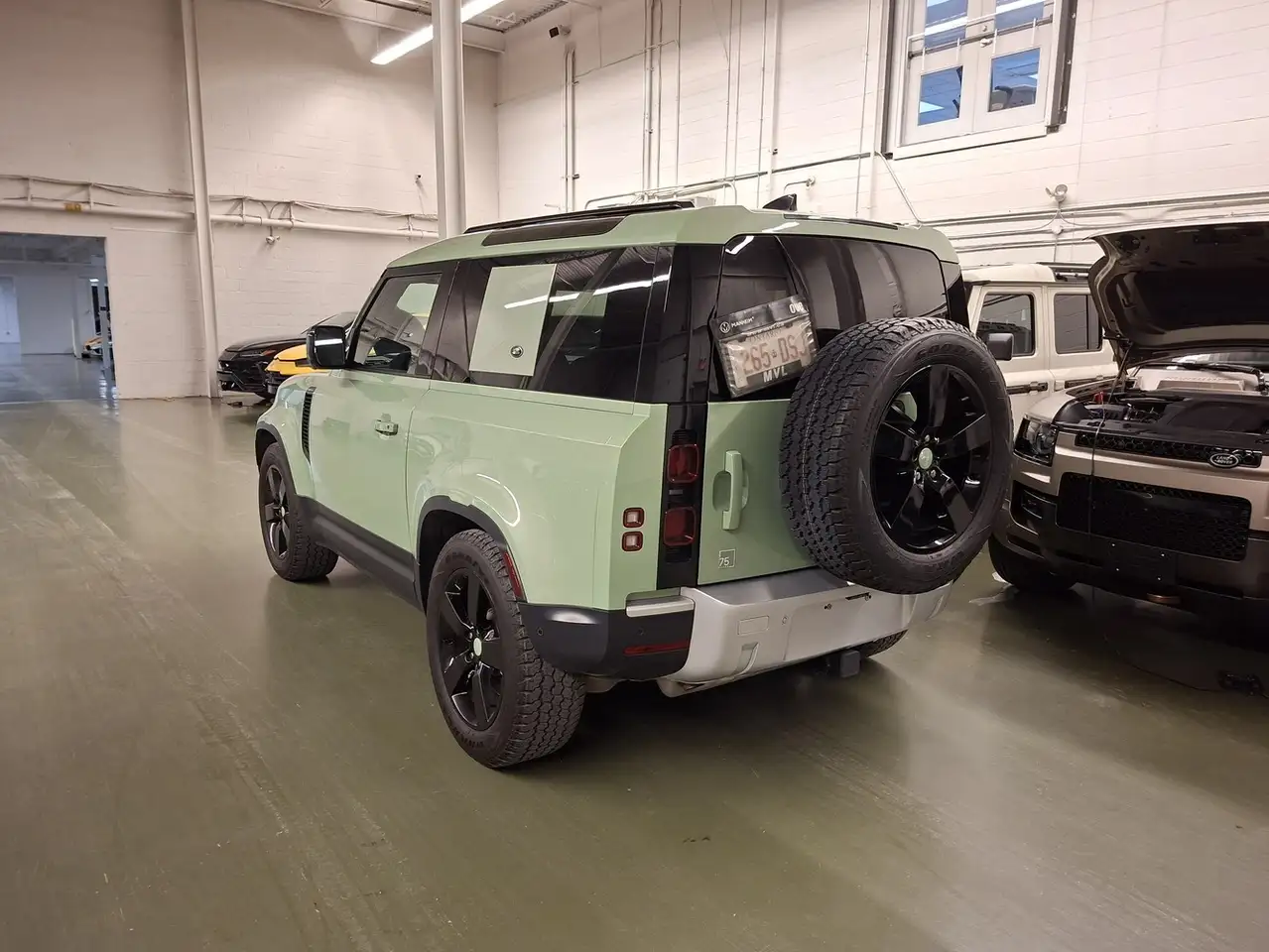 Land Rover Defender снимка Land Rover Defender